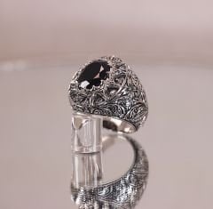 Spinel taşlı yüzük